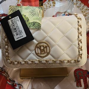 NWT Badgley Mischka White and Gold Crossbody Bag with Quilted Leather